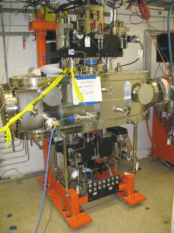 Image of the new mirror in its tank